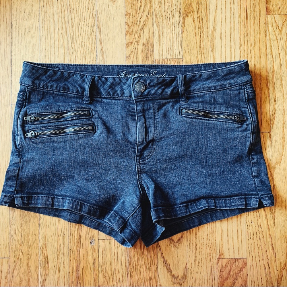 🦋 4 FOR $30! 🦋 AE black shorts with zippers